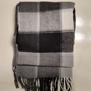 Soft plaid scarf